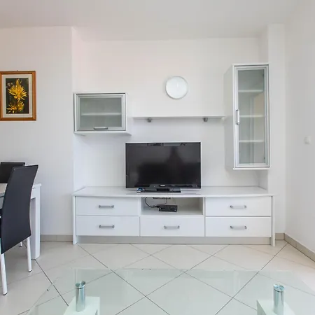 Angy Apartment *